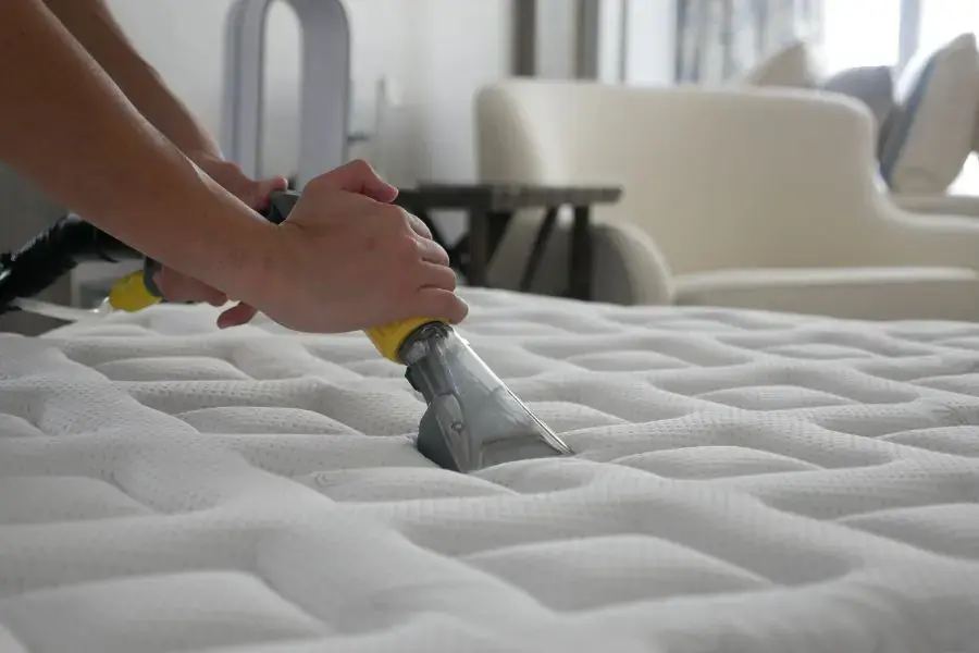Khách hàng có thể theo dõi quá trình giặt nệm và phản ánh trực tiếp.