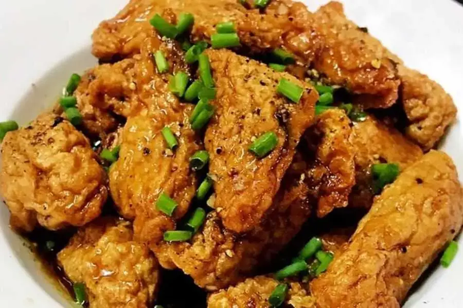 Món chả cá thu kho đậm đà hương vị, ăn nóng cùng với cơm trắng