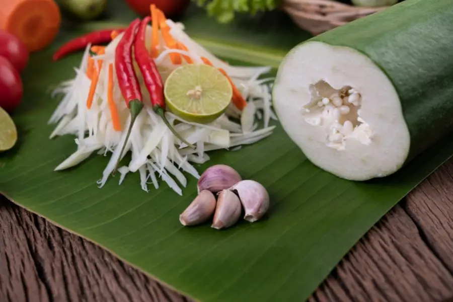 Quả đu đủ xanh giúp hỗ trợ hoạt động của tuyến sữa cho mẹ