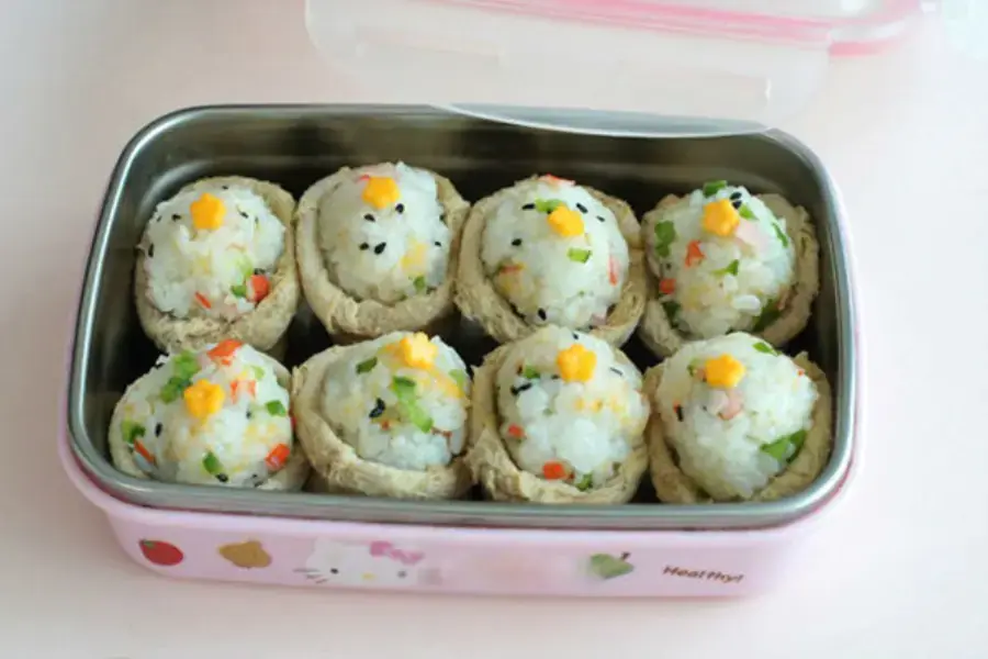 Sushi đậu hũ.