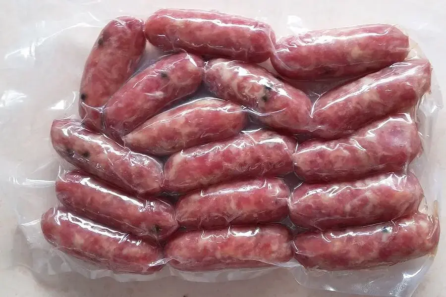 Túi lạp xưởng tươi hút chân không