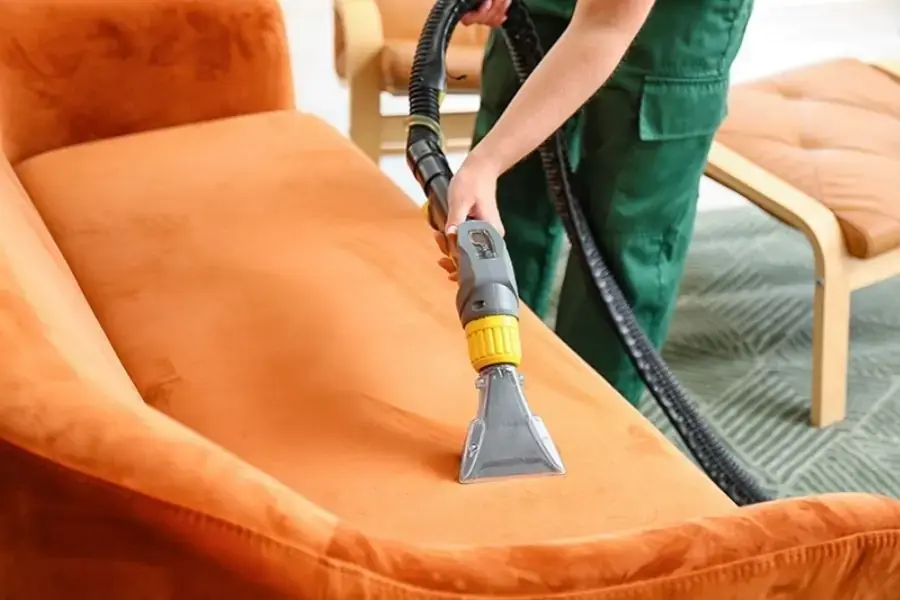 Quy trình làm sạch sofa đạt chuẩn.