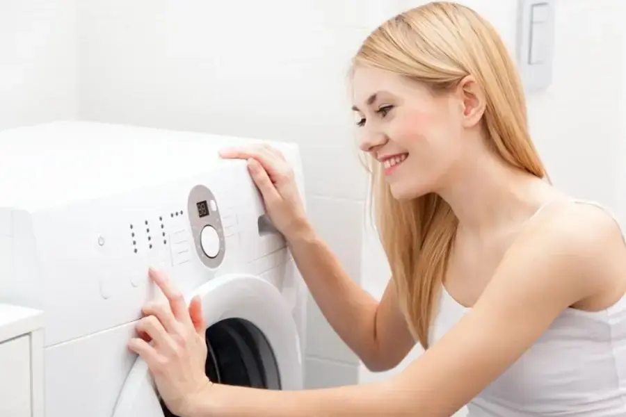 Máy giặt sẽ sáng bóng sau khi được vệ sinh bộ phận bề mặt ngoài