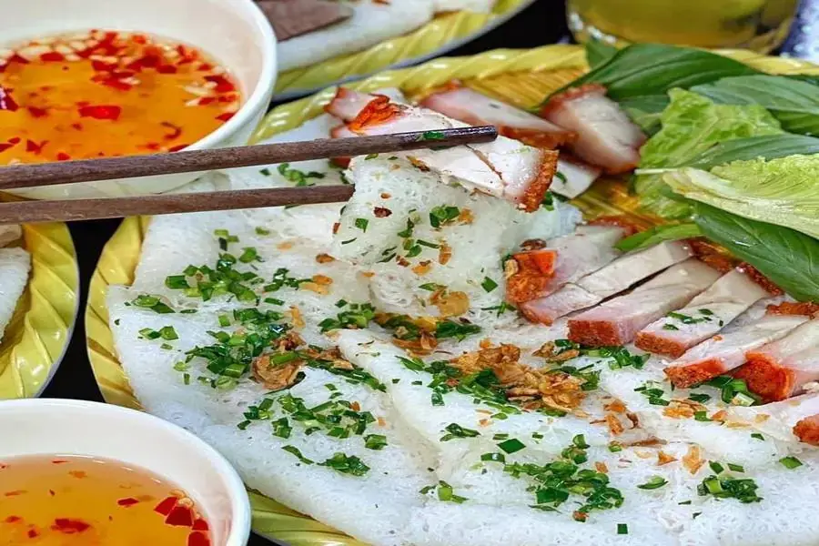 Bánh ướt và bánh hỏi cho bữa sáng đơn giản