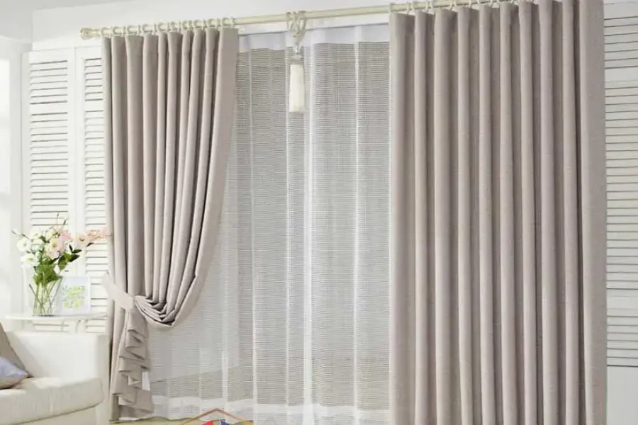 Vải nhung có nhược điểm chất liệu nặng, kén không gian trang trí