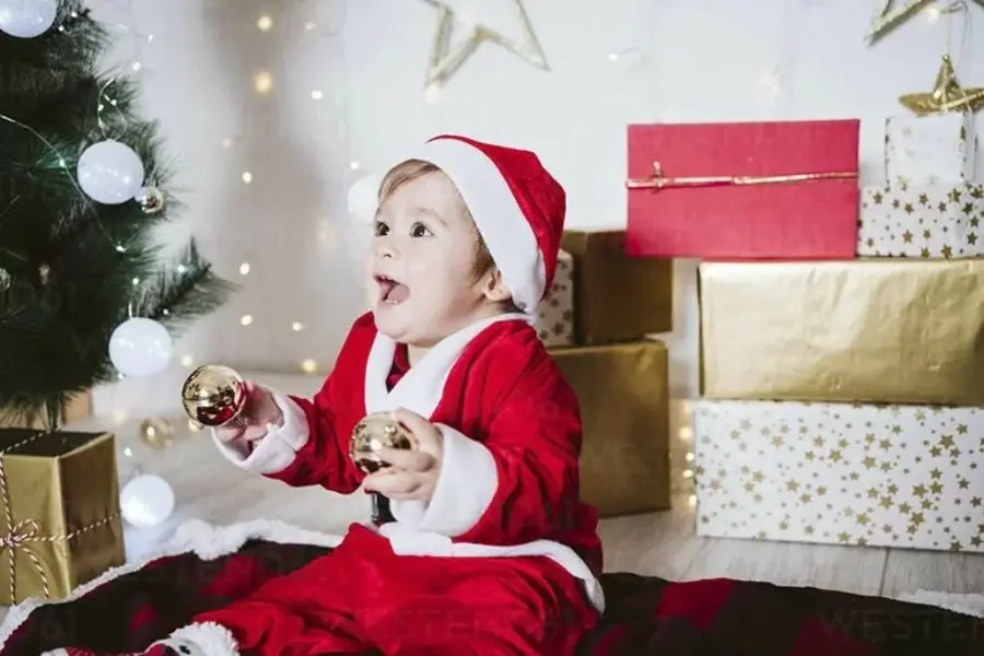 Bé trai tính cách sẽ tinh nghịch hơn nên cha mẹ cần chọn món đồ chơi phù hợp.