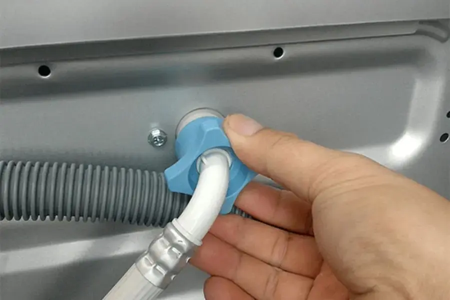 Kiểm tra van cấp nước và thay thế kịp thời nếu bị hỏng.