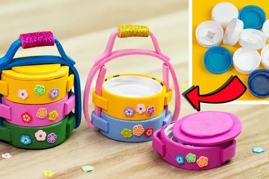 Đồ chơi hộp cơm màu sắc được tái chế từ nắp chai nhựa