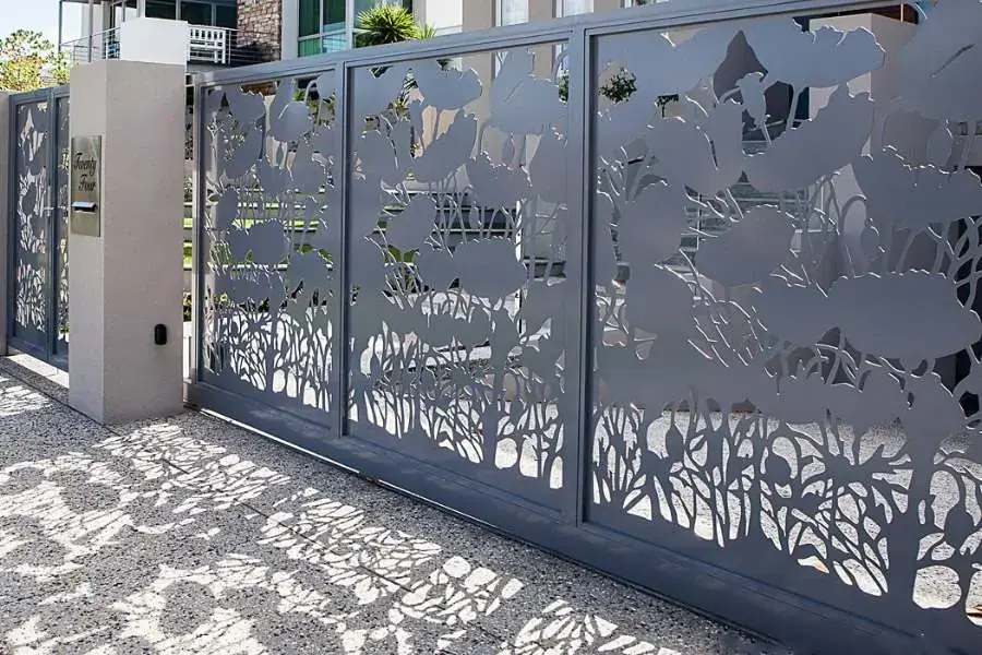 Cổng cắt sắt CNC có mức giá phải chăng