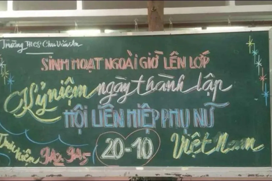 Trang trí bảng 20/10 với màu sắc tươi sáng. (Ảnh: Sưu tầm)