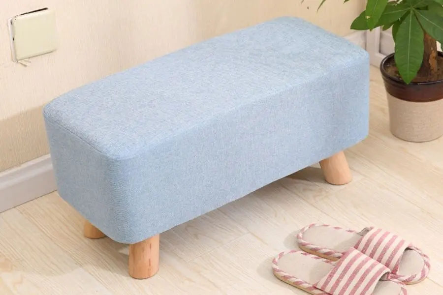 Ghế đôn hình chữ nhật phù hợp cho nhiều không gian sống.