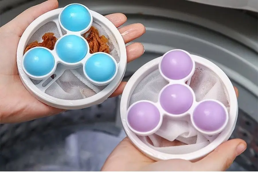 Phao lọc cặn cho máy giặt là vật dụng hữu ích cho chị em.