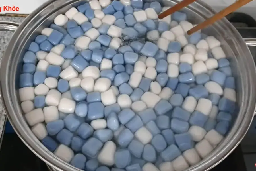Nấu chè bột lọc
