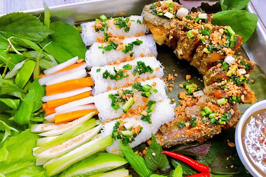 Cá nướng cuốn bánh tráng siêu hấp dẫn với cách làm cực đơn giản