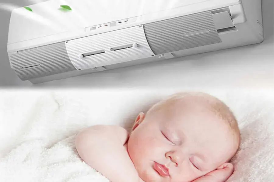 Không nên để bé tiếp xúc trực tiếp với gió máy lạnh thổi vào (Hình ảnh: thegioimang)