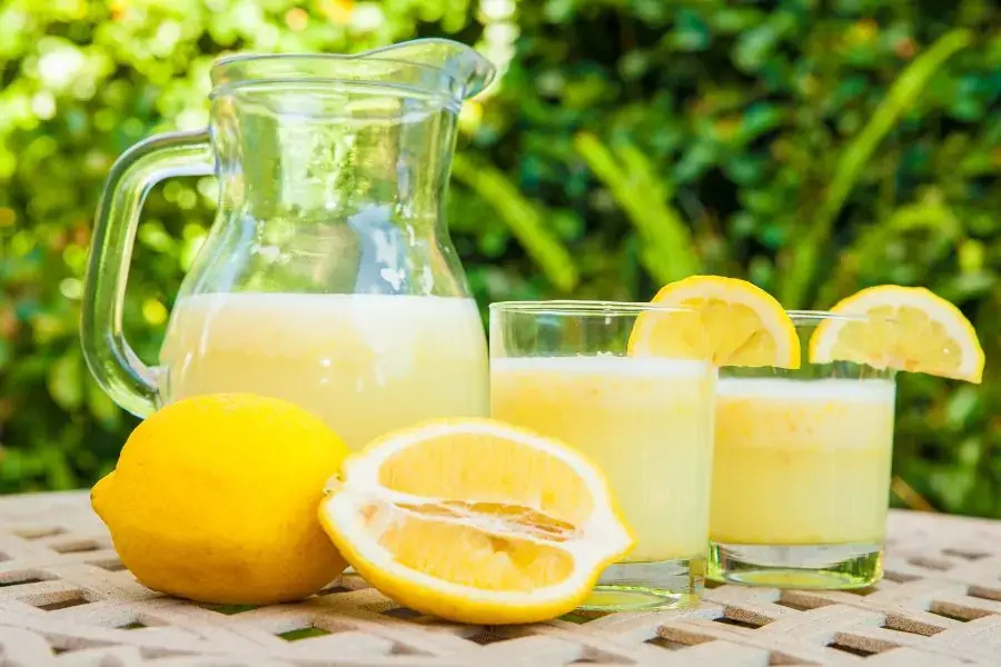 Không nên pha nước chanh quá lạnh hoặc quá nóng vì sẽ gây biến đổi chất dinh dưỡng