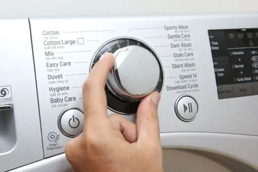 Chọn chế độ giặt quần áo theo nhu cầu.