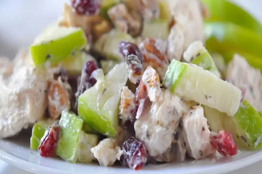 Salad táo xanh kết hợp cùng sữa chua 