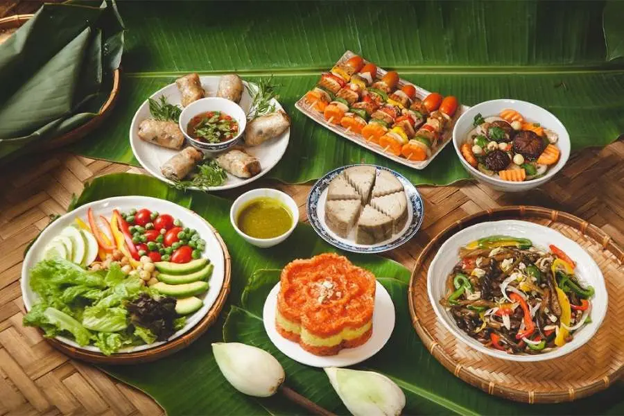 Mâm cúng Phật miền Bắc gồm các món xôi, chè đẹp mắt.