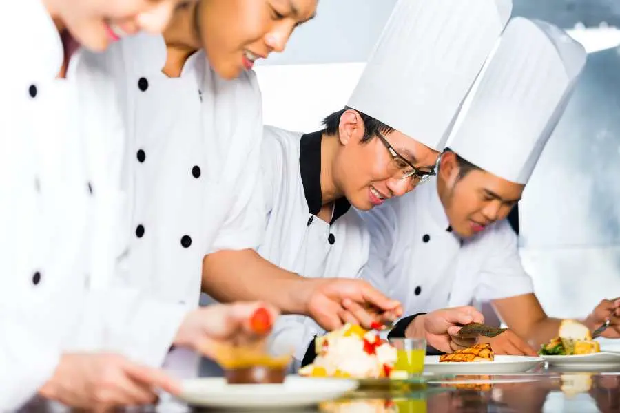 Dạng thực đơn thường được áp dụng trong các địa điểm có nhiều người lưu trú.