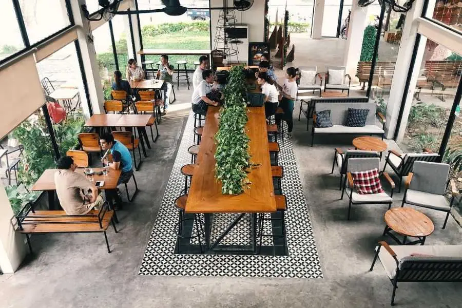 Danang Souvenirs & Café là địa chỉ lý tưởng để trò chuyện và ngắm sông Hàn trong dịp Noel năm nay.