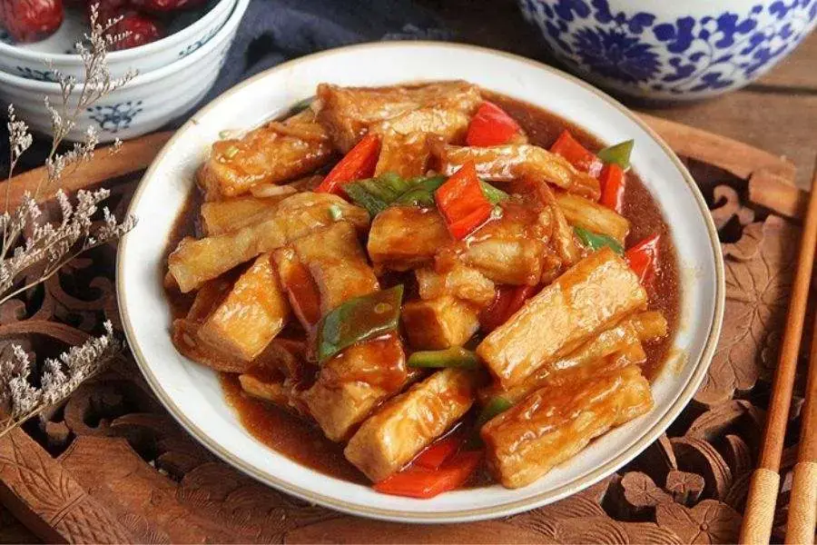 Món cà tím xào chua ngọt đậm đà và bắt mắt