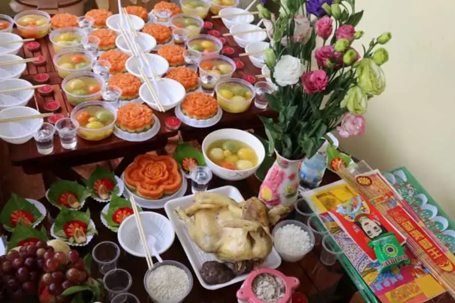 Lưu ý chuẩn bị mâm cỗ gia tiên trong tiệc thôi nôi