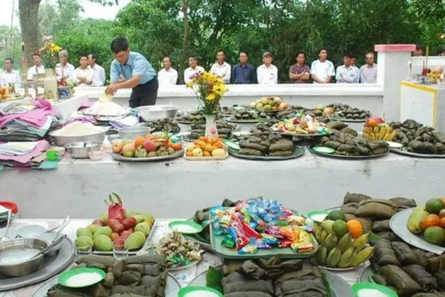 Mâm cúng chay đi chạp mả.