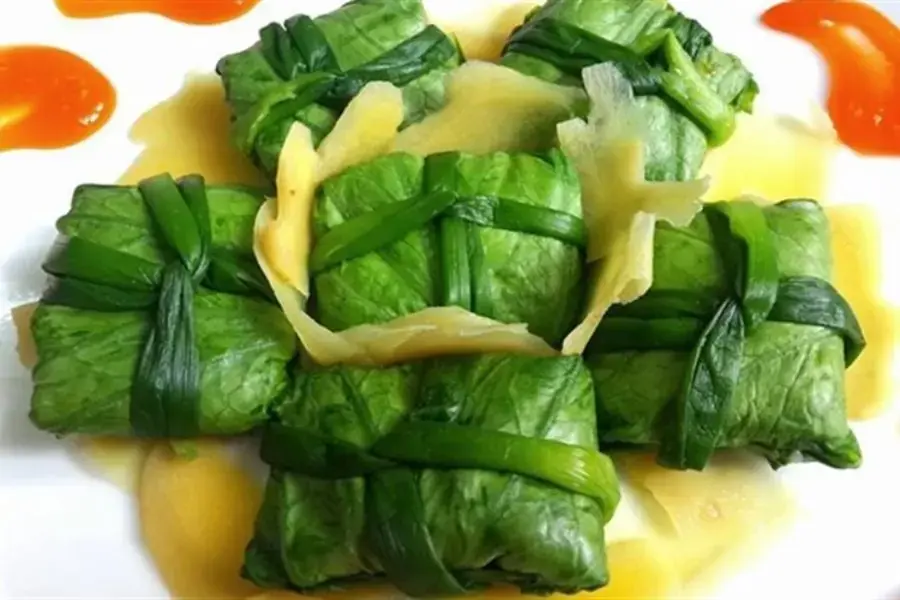 Cải bẹ xanh cuốn cá thác lác hấp hành gừng