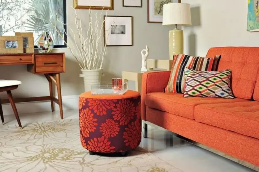 Hỏa sinh Thổ nên bạn có thể chọn những màu hợp với mệnh Hỏa là được (Hình ảnh: Ellydecor)