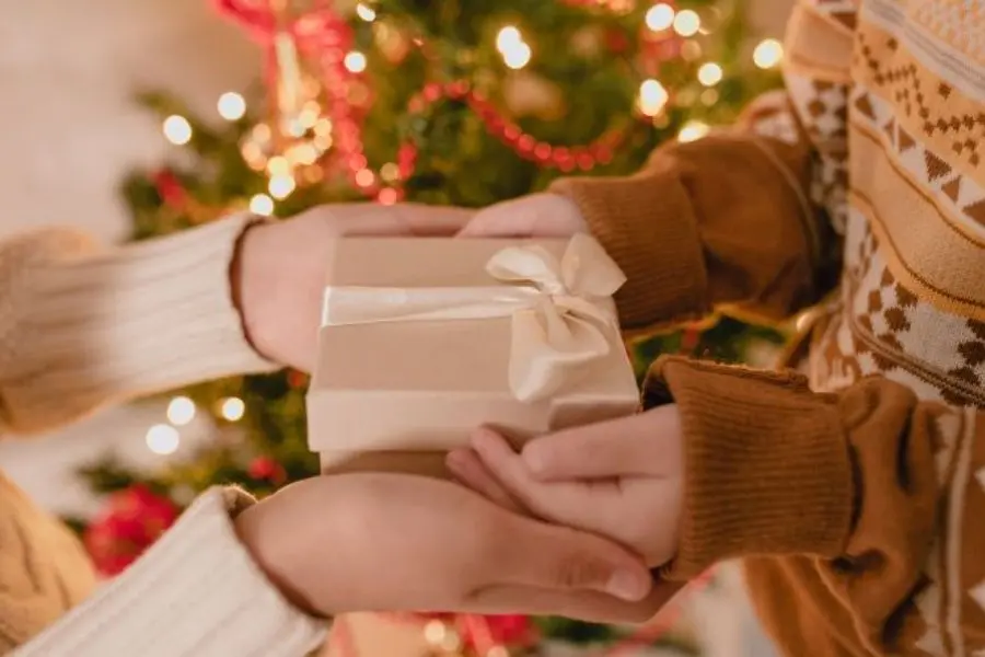 Ấm áp hơn với tình yêu thương gia đình qua câu chuyện Giáng Sinh món quà tặng mẹ.