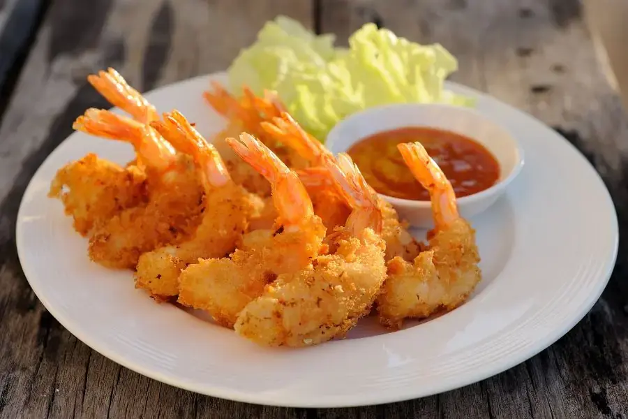 Cảm nhận hương vị giòn tan cùng món tôm chiên xù