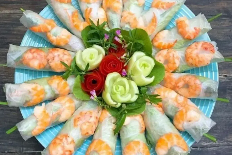 Trong 1 gói gồm 4 cuốn gỏi cuốn chỉ chứa 208 calo.