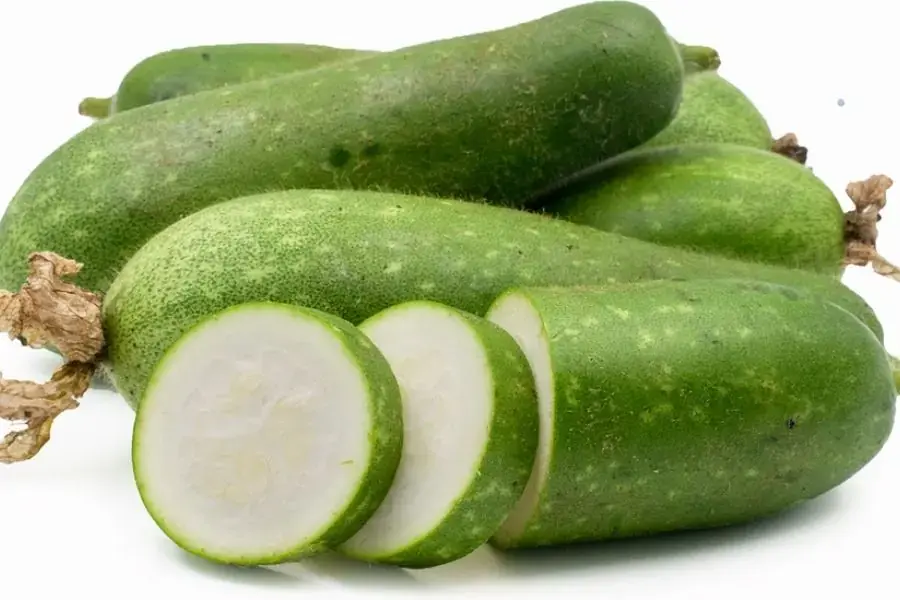Mua bí đao theo mùa để tránh chất kích thích tăng trưởng.