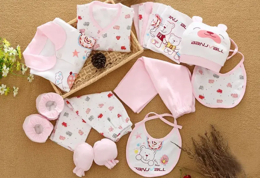 Tất cả quần áo mới của trẻ đều phải giặt trước khi cho trẻ mặc (Ảnh: dososinhchobe.blogginger.com)