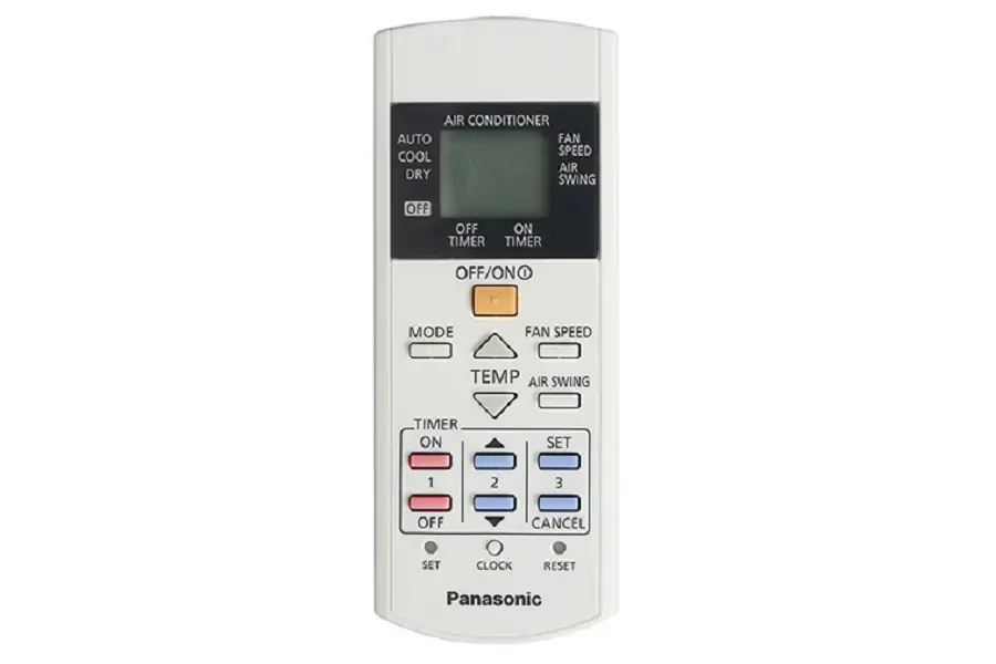 Điều khiển máy lạnh Panasonic (Hình ảnh: Amely)