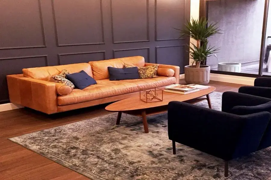 Ghế sofa da lộn thanh lịch tăng tính thẩm mỹ cho không gian sống 