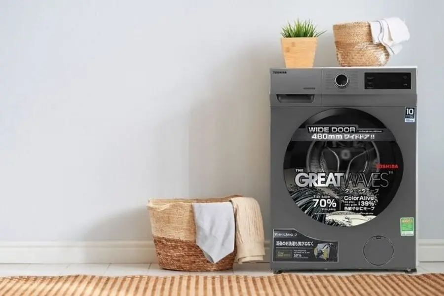 Chú ý vị trí đặt máy giặt cần ổn định, không chông chênh.