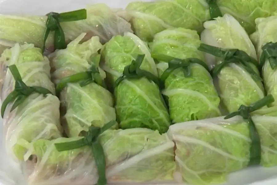 Cải thảo cuộn hấp