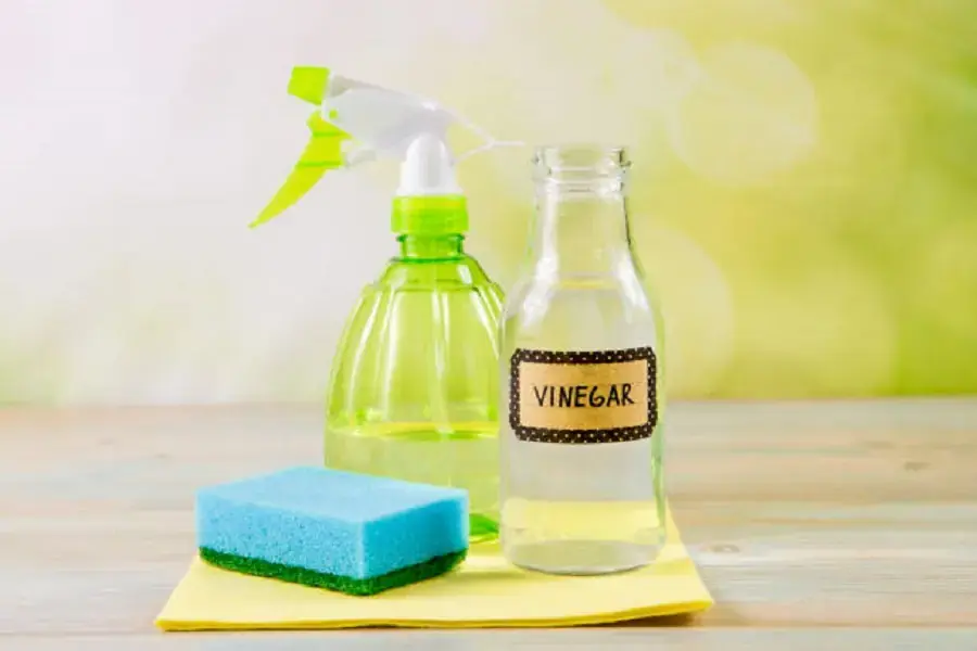 Cách tẩy mốc rèm cửa bằng giấm