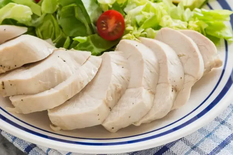 Hãy chọn thịt có ít đường chỉ và mỡ trắng để thịt dai, ngon hơn