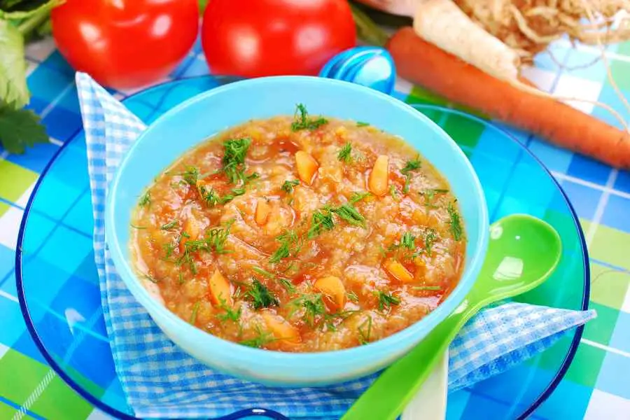Một trong các loại rau củ quả cho bé ăn dặm chứa hàm lượng dinh dưỡng cao là cà chua.