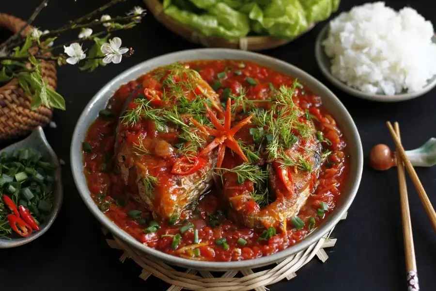 Món cá thu sốt cà chua đẹp mắt, giúp kích thích vị giác của bé