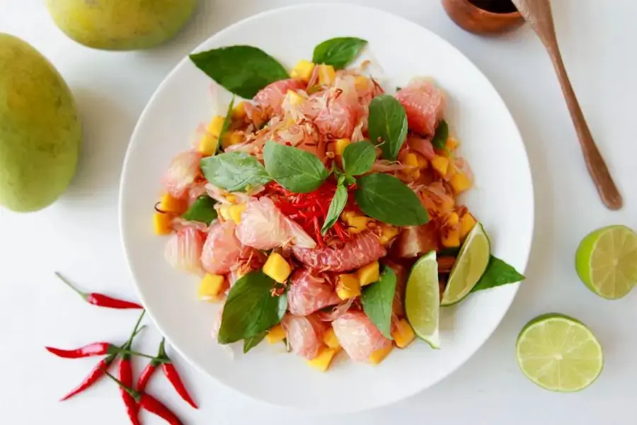 Salad bưởi đầy đủ dinh dưỡng rất tốt cho quá trình giảm cân.