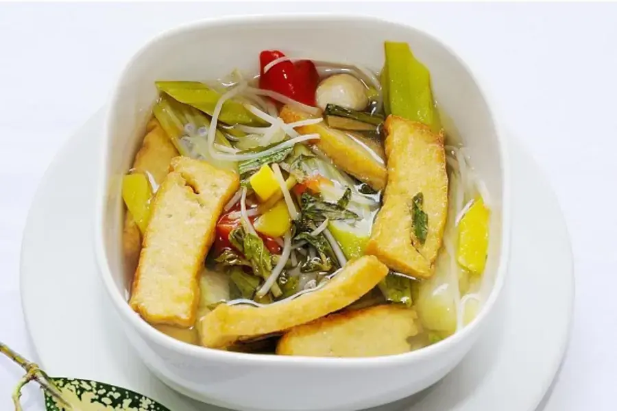 Canh chua chay bắt mắt, bổ sung nhiều Vitamin.