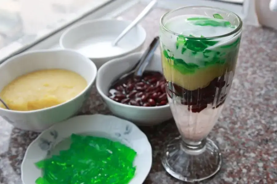 Chè ba màu là món ăn xuất hiện từ rất lâu đời