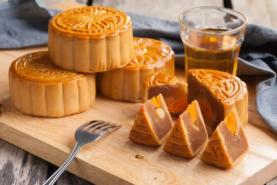 Bánh trung thu sau khi nướng cần để ở nơi không ráo, thoáng mát.