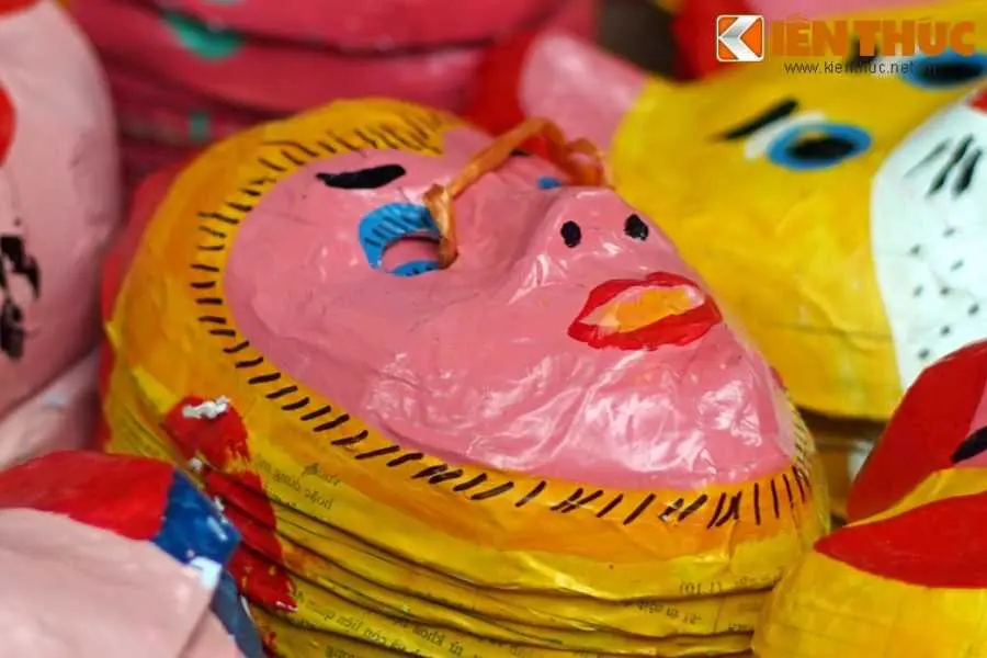 Mẫu mặt nạ giấy bồi hình Tôn Ngộ Không có giá 20.000 VNĐ trên sàn Shopee.