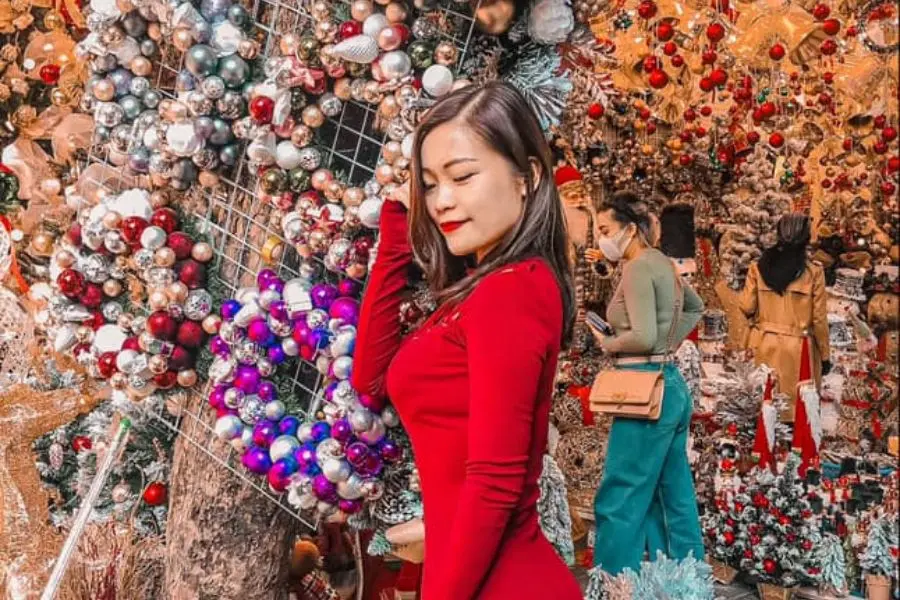 Check-in phố Hàng Mã nhân dịp Noel.
