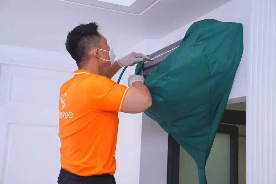 Vệ sinh máy lạnh định kỳ sẽ giúp thiết bị làm mát nhanh chóng, tiết kiệm điện năng.